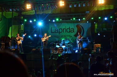 Laprida rock frente escenario